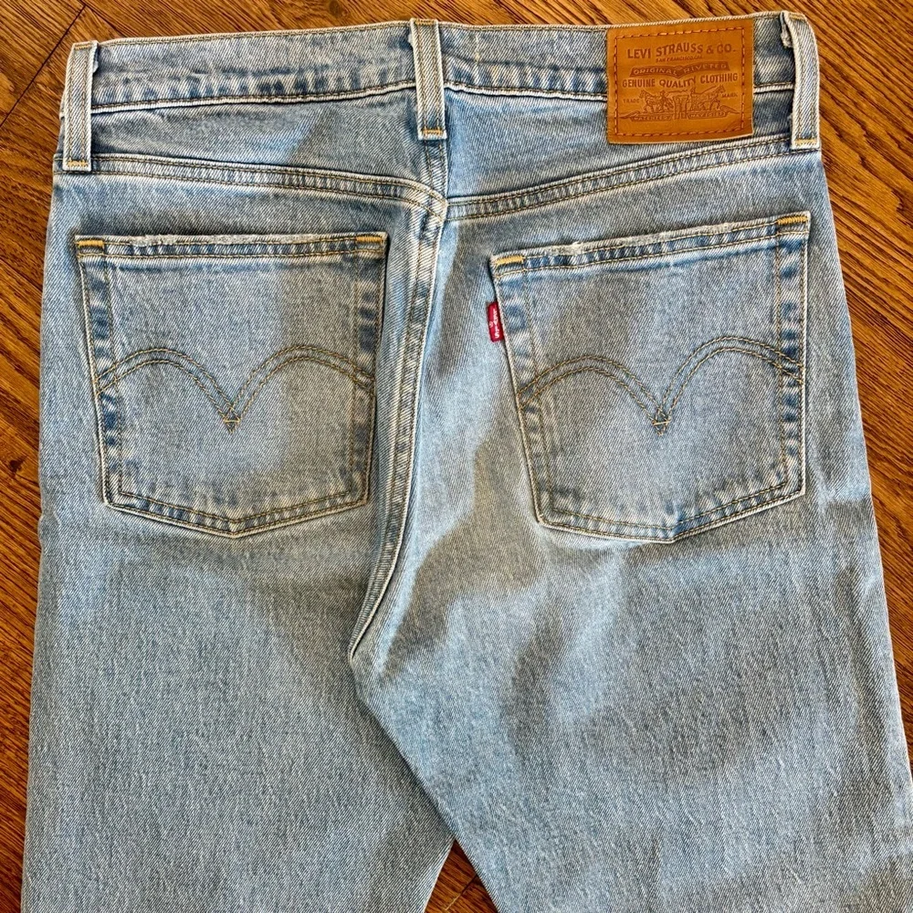 Levi’s Premium Wedgie Straight - Picture 9 of 9